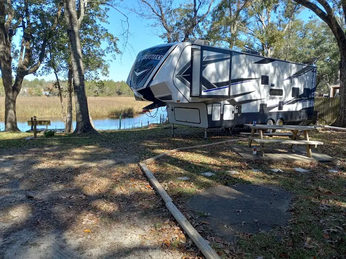 Sunset Bayou Waterfront RV Park Picture 7