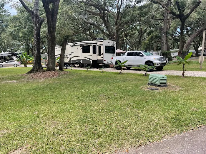 Mobile Oaks RV Resort Picture 10