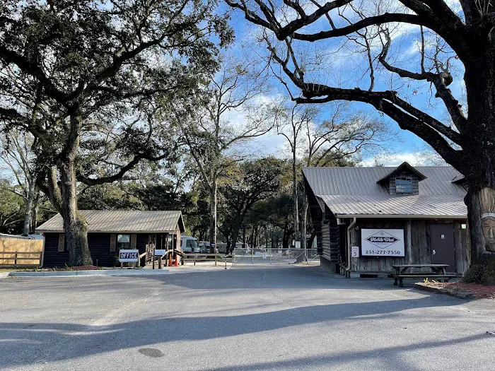 Mobile Oaks RV Resort Picture 5