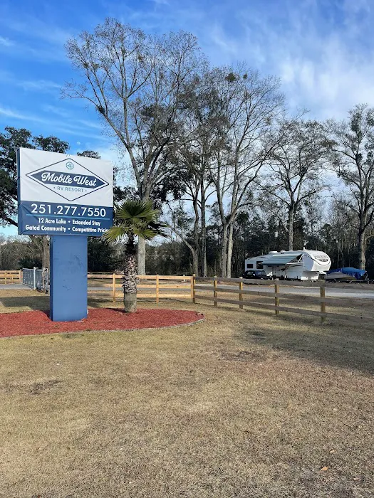 Mobile Oaks RV Resort Picture 7