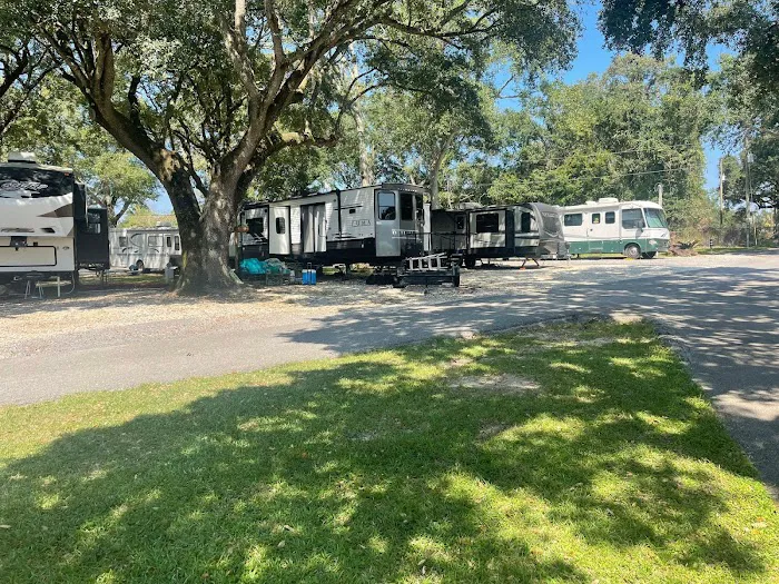 Mobile Oaks RV Resort Picture 4
