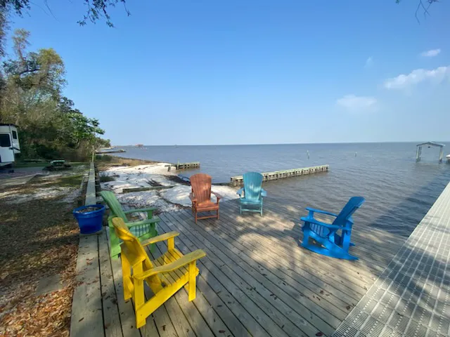 Bay Breeze RV on the Bay Picture 6