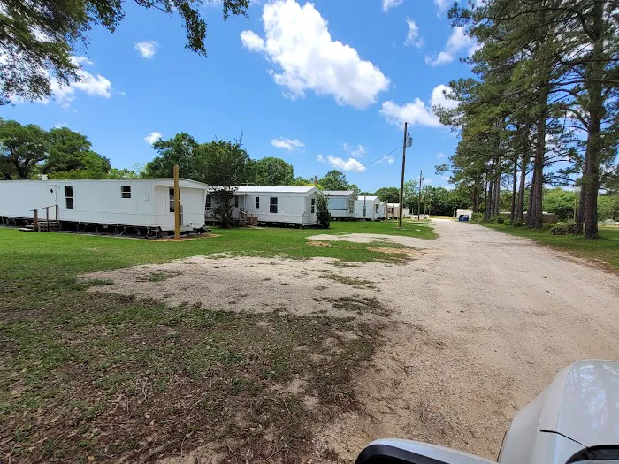 Magnolia Mobile Home Park Picture 3