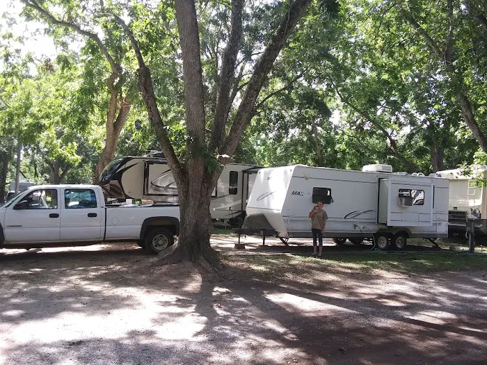 Pecan Grove Motor Home RV Park Picture 3