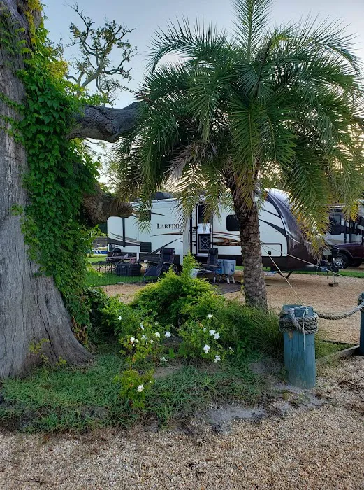 Dockside RV Resort & Alabama Gulf Coast Campground Picture 8