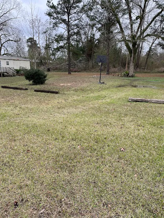 Southern Pines Mobile Home & RV Park Picture 4