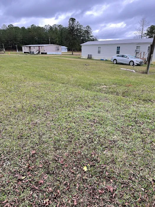 Southern Pines Mobile Home & RV Park Picture 5