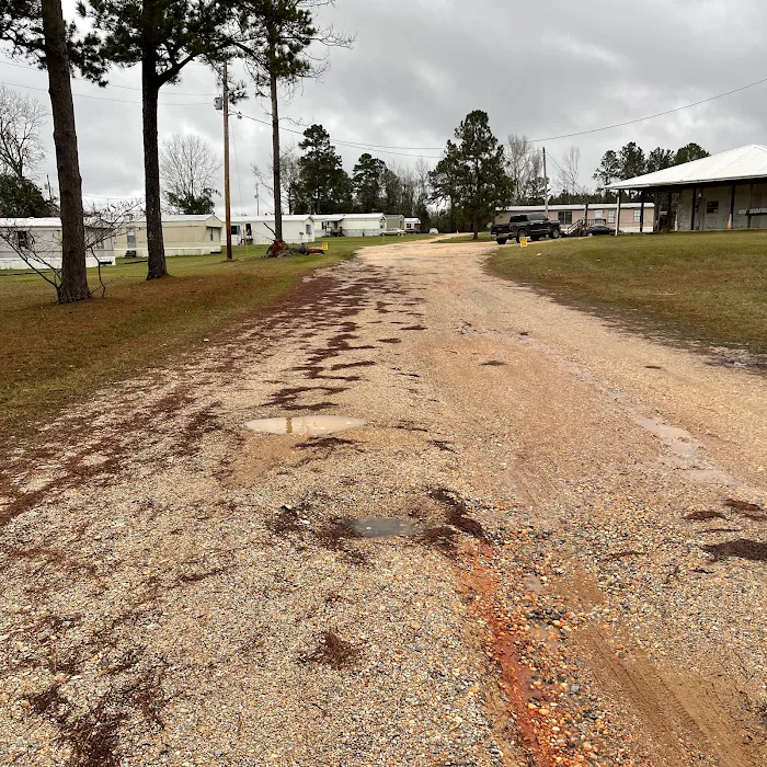 Southern Pines Mobile Home & RV Park Picture 9