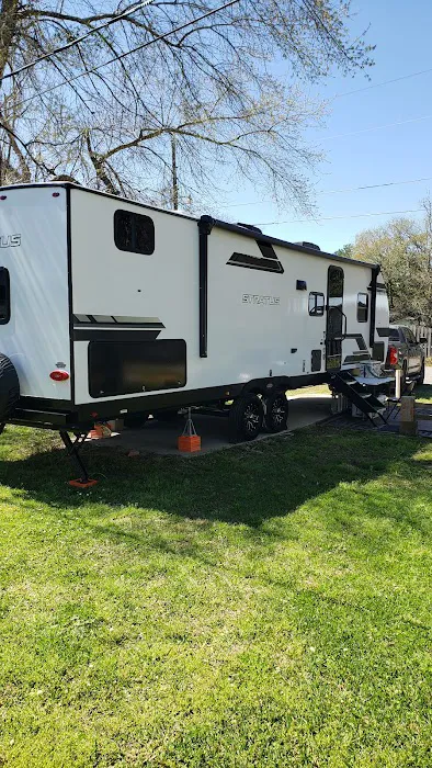 South Magnolia RV Park Picture 4