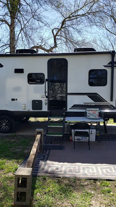 South Magnolia RV Park Picture 5