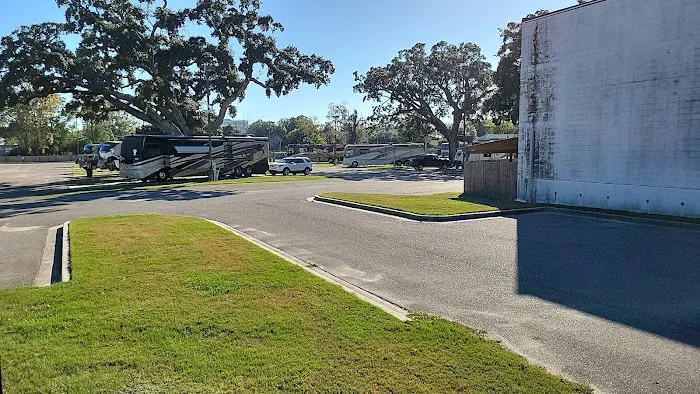 Boomtown Biloxi RV Park Picture 3