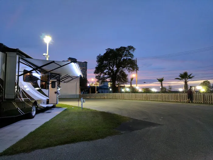 Boomtown Biloxi RV Park Picture 7