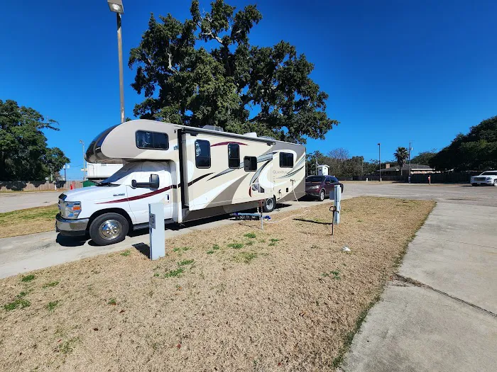 Boomtown Biloxi RV Park Picture 4