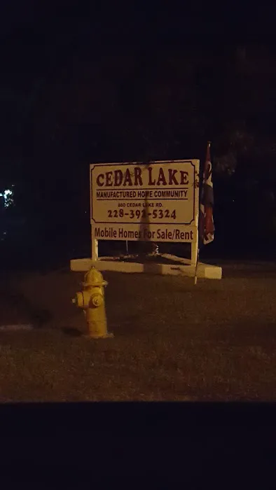 Cedar Lake Mobile Home Community Picture 4