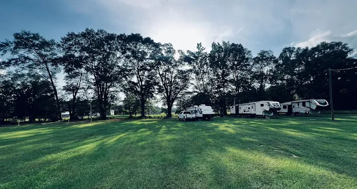 SkeeterFlats RV and Camper Park Picture 4