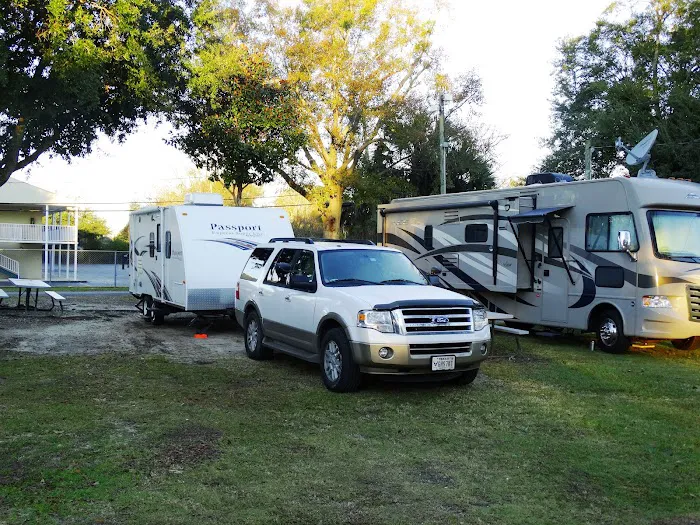 Cajun RV Park Picture 2