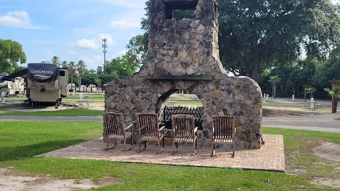 Cajun RV Park Picture 9