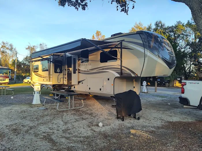 Cajun RV Park Picture 5