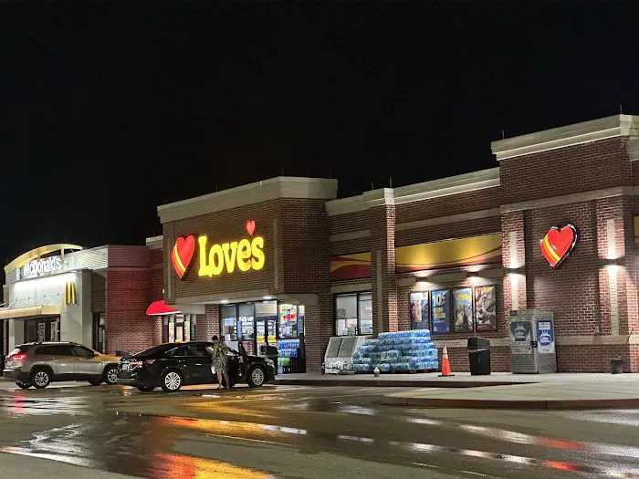 Love's RV Hookup Picture 8