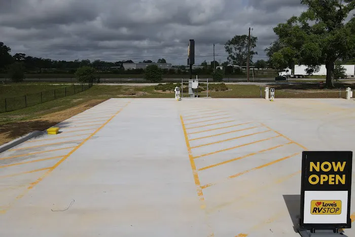 Love's RV Hookup Picture 6