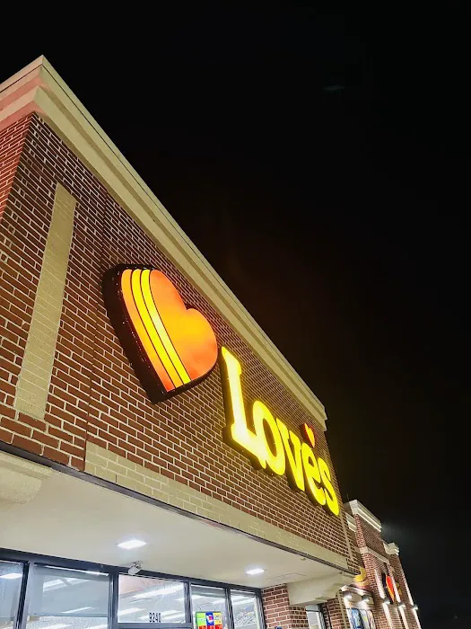 Love's RV Hookup Picture 3