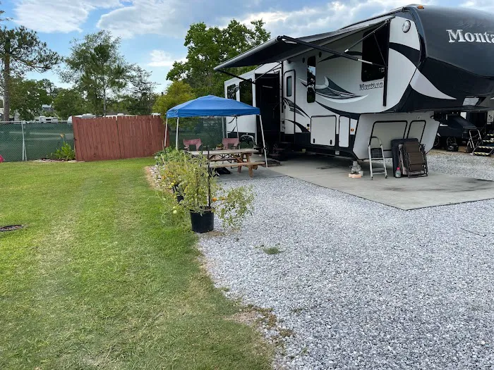 Azalea Bay RV Park Picture 2