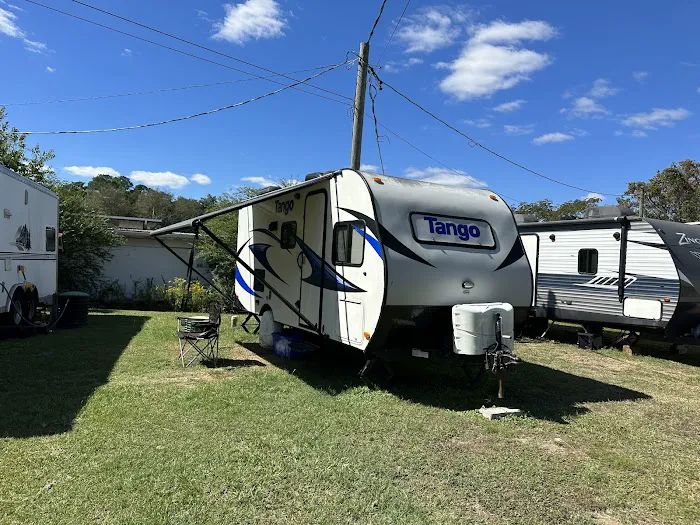 Star Gaze Haven RV Park Picture 10