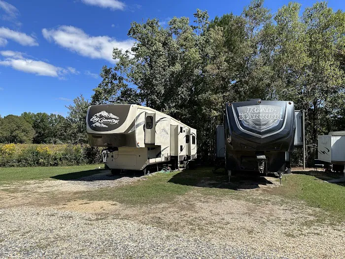 Star Gaze Haven RV Park Picture 9