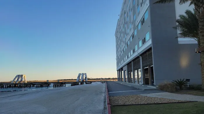 Beach Between Silver Slipper Rv Park & Pier Picture 5