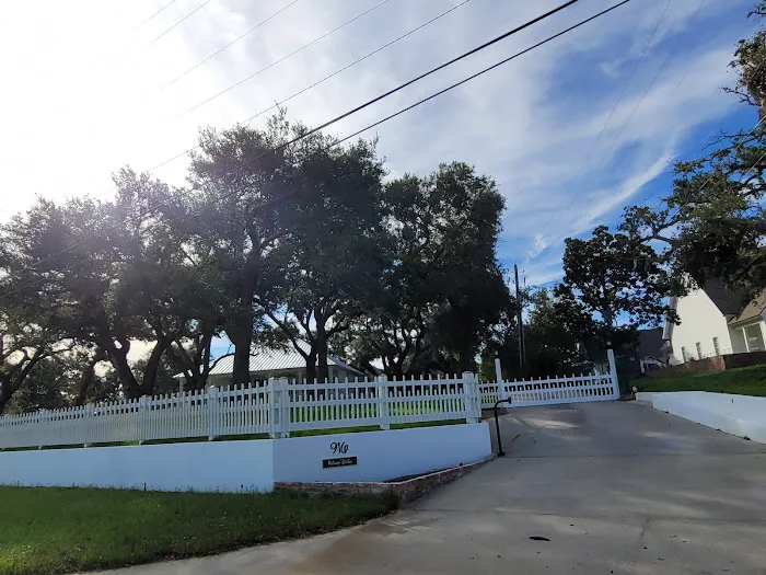 Beach Between Silver Slipper Rv Park & Pier Picture 6