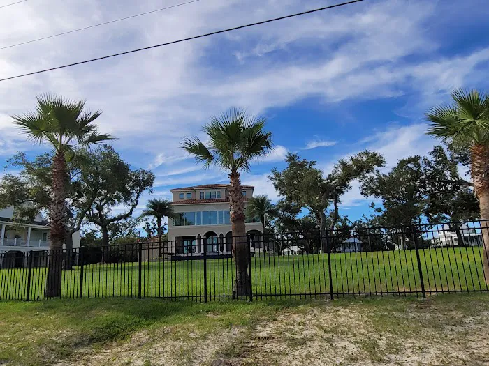 Beach Between Silver Slipper Rv Park & Pier Picture 3
