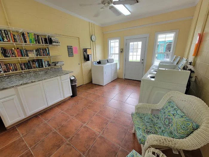 Bay Hide Away RV Park & Campground Picture 6