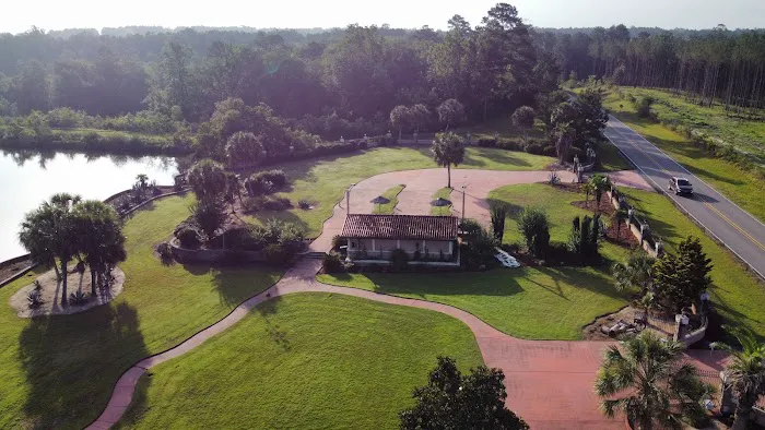 Lakeside Villa Oasis and RV Park Picture 3