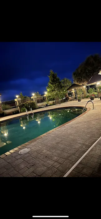 Lakeside Villa Oasis and RV Park Picture 5