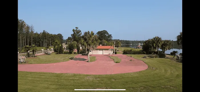 Lakeside Villa Oasis and RV Park Picture 6