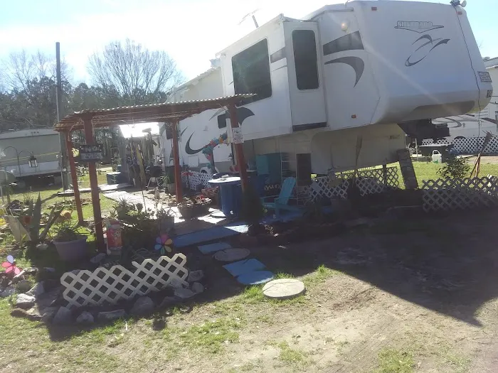 Alex's RV Park Picture 4