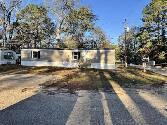 Forrest Gardens Community Picture 2