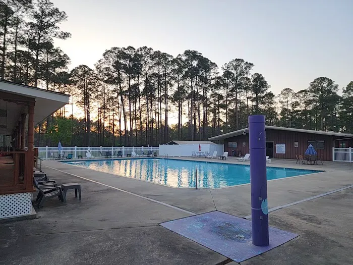 Sunroamers RV Resort Park Picture 2