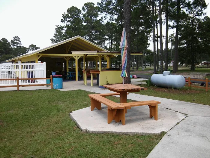 Sunroamers RV Resort Park Picture 6