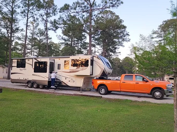 Sunroamers RV Resort Park Picture 3