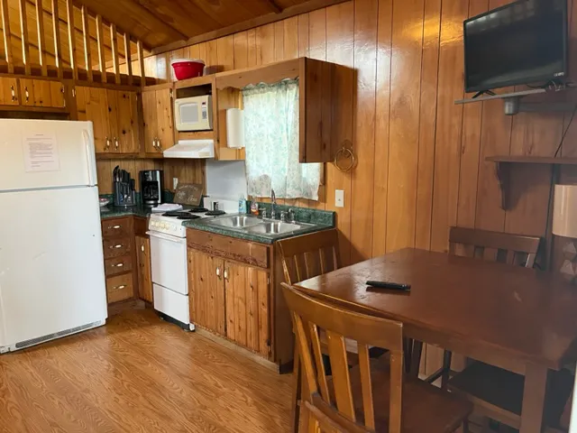 Salt Bayou Kampground Picture 6