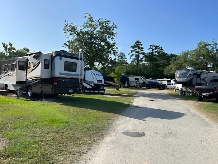 Salt Bayou Kampground Picture 10