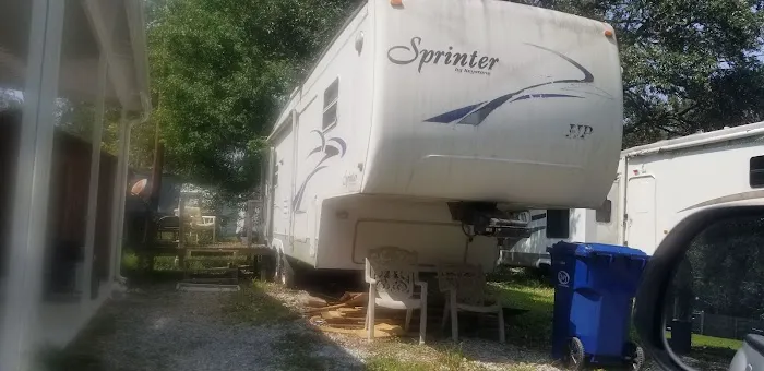 Covington Oaks Mobile Home Park Picture 4