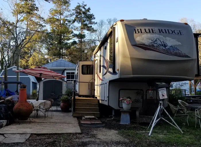 Covington Oaks Mobile Home Park Picture 1