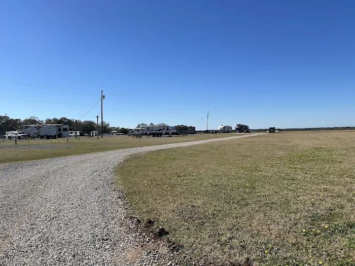 Bear Tracks RV Park Picture 2