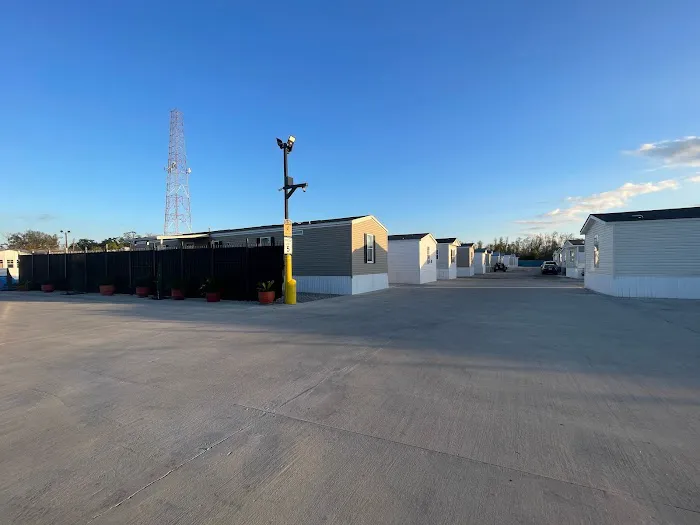 NOLA Mobile Home Park Picture 4