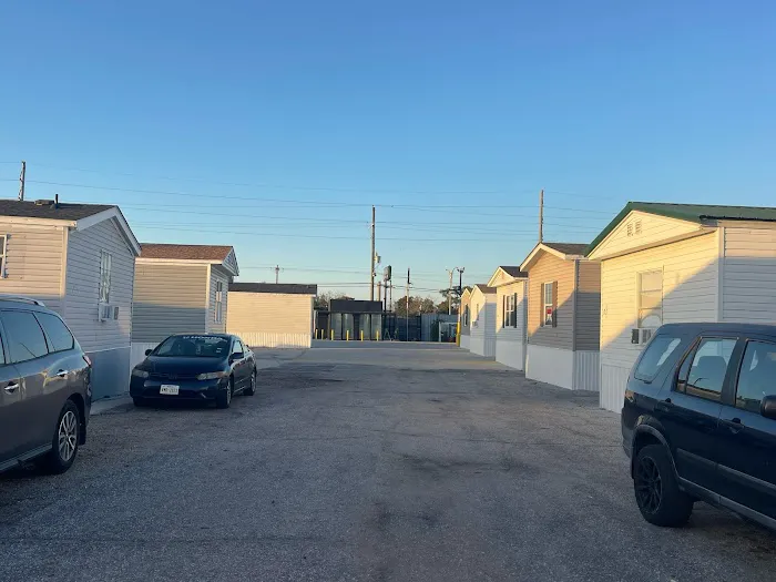 NOLA Mobile Home Park Picture 2