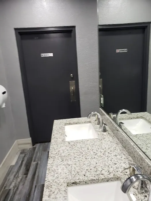 Mardi Gras RV Park Picture 3