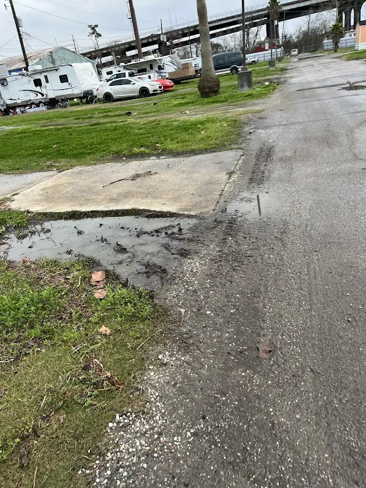 Pelican RV Park New Orleans Picture 7