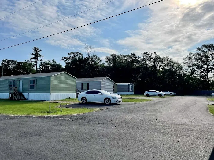 Airport Road Mobile Home Community Picture 1